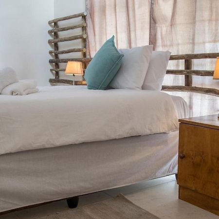 Leeville Guesthouse Kasane Bagian luar foto